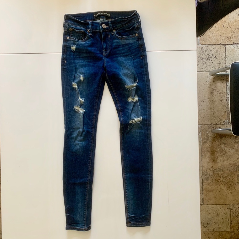 Express dark wash distressed jeans size 00R